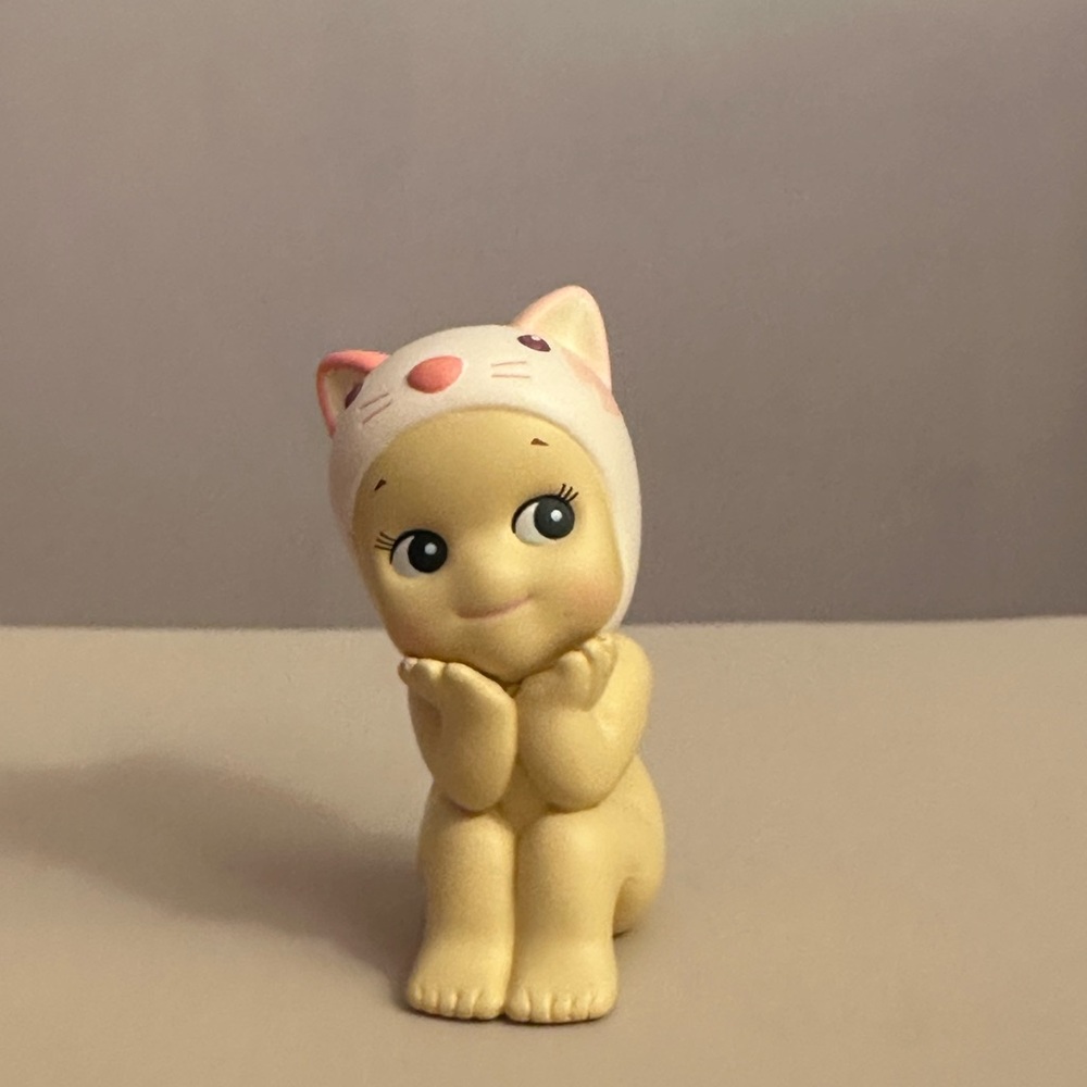 Sonny Angel Cherry Blossom Series Hanami Edition Calico Cat - Picture 3 of 3